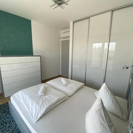 Luxury Garden House Ii In The Center 度假居 巴拉顿菲赖德