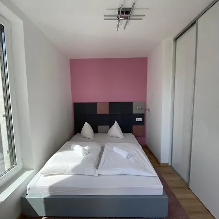 度假居 Luxury Garden House Ii In The Center