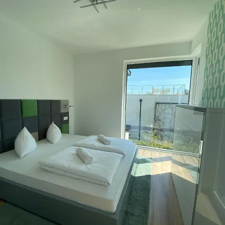 Luxury Garden House Ii In The Center