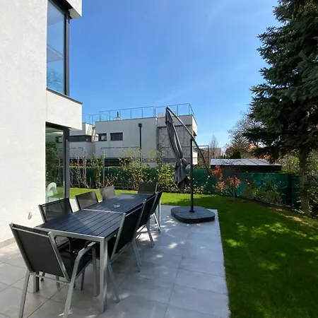 Semesterbostad Luxury Garden House Ii In The Center Balatonfüred