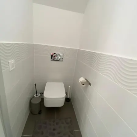 Luxury Garden House Ii In The Center 度假居 *