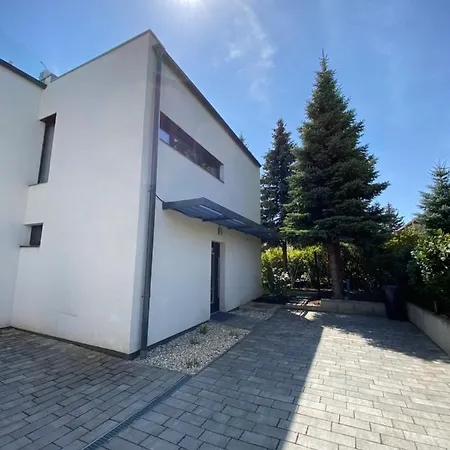 Luxury Garden House Ii In The Center 度假居 *