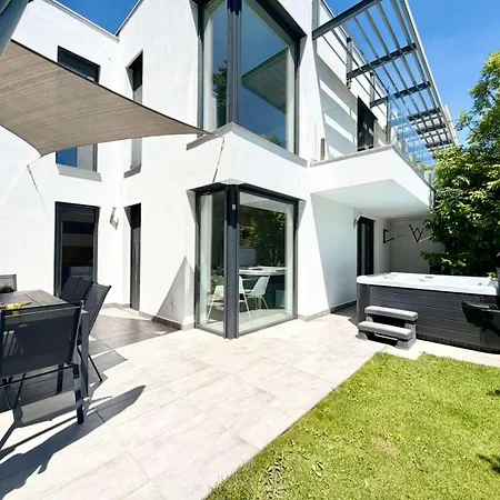 Luxury Garden House Ii In The Center Balatonfured