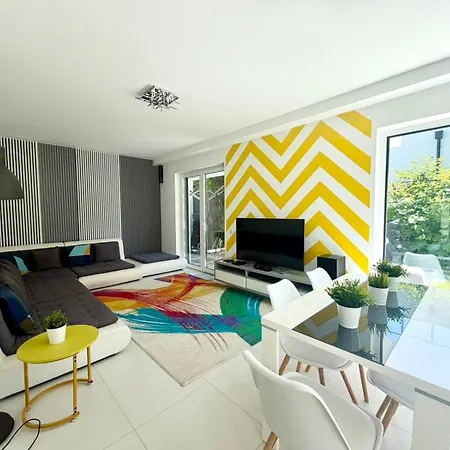 Dom wakacyjny Luxury Garden House Ii In The Center *