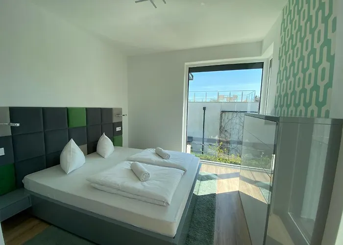 Luxury Garden House Ii In The Center