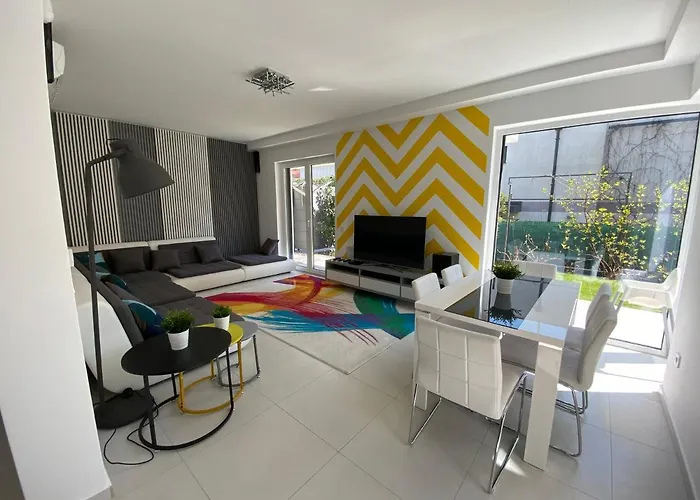 Luxury Garden House Ii In The Center Дом отдыха